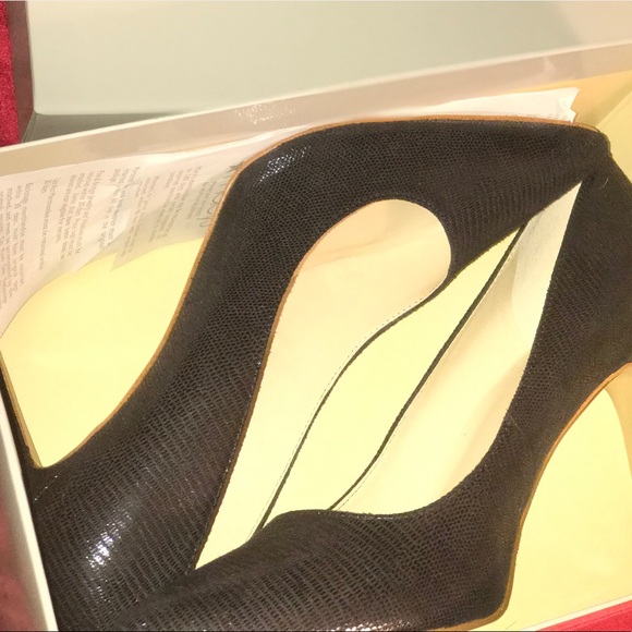 Women’s Designer Snake Embossed Heel - Picture 5 of 5